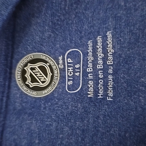 Buffalo Sabres NHL Hockey V‎ Neck Short Sleeve Shirt Size Small NWT - Picture 2 of 6